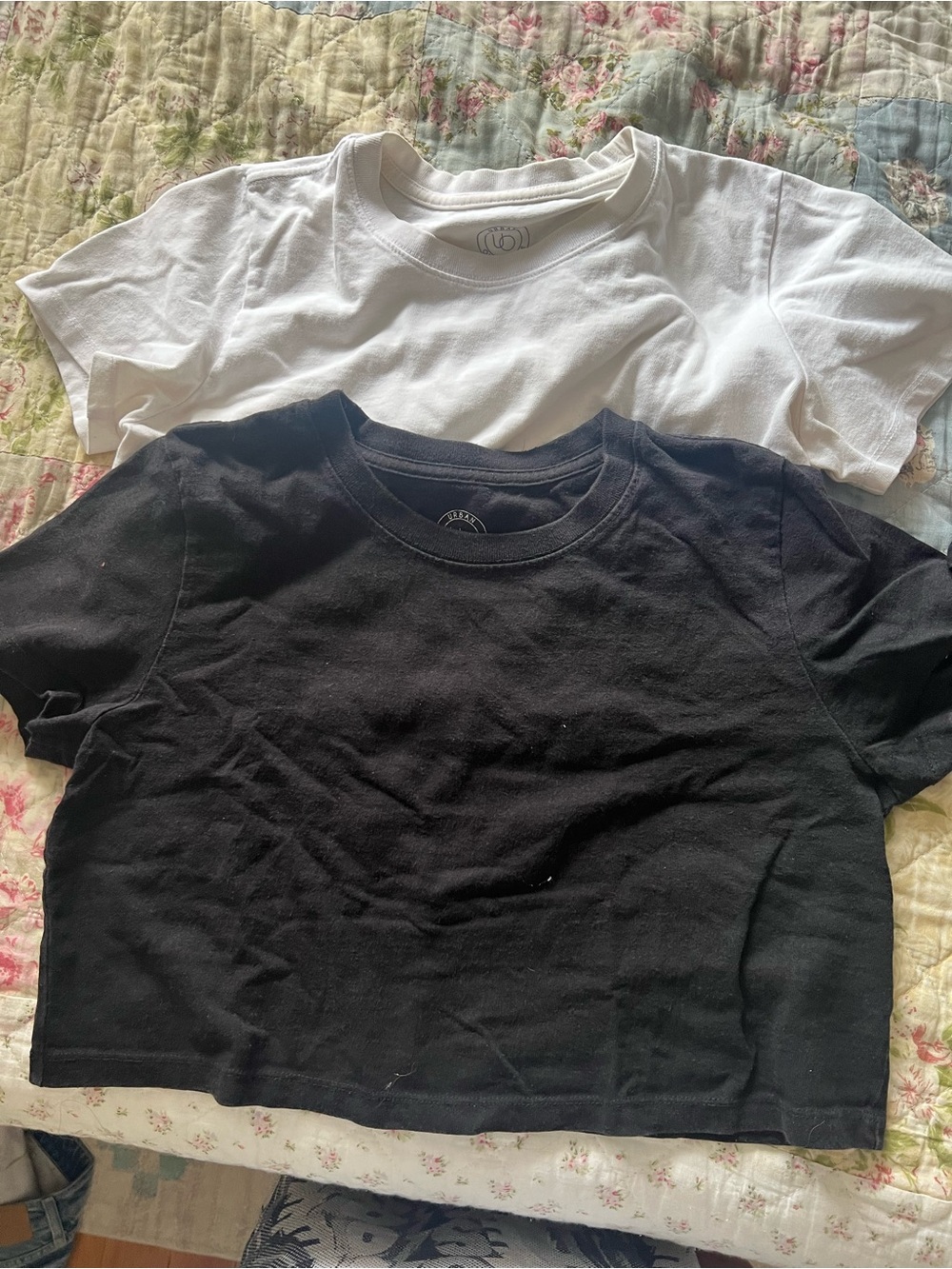 Urban outfitters cotton crop tee black and white